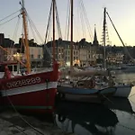 בית נופש Maison Centre Historique - Bain A Remous, Sauna, Cour Exterieure Privative - Peut Se Faire A Pied A 3min Du Vieux Port, 10min De La Plage, 3min D'un Parking Gratuit, Restaurants, Boutiques, Muses, Etc הונפלר