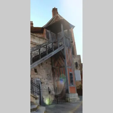 Maison Centre Ville: Historic Retreat With Private & Prime Location Holiday home *