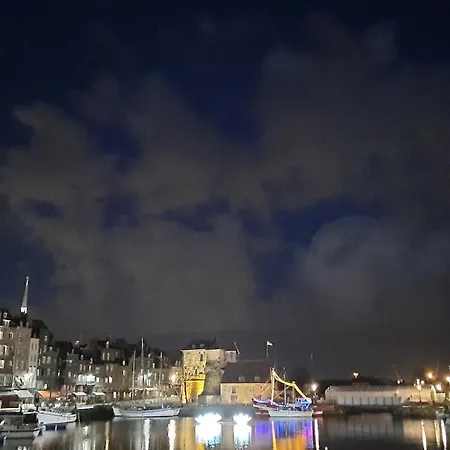 Maison Centre Historique - Bain A Remous, Sauna, Cour Exterieure Privative - Peut Se Faire A Pied A 3min Du Vieux Port, 10min De La Plage, 3min D'un Parking Gratuit, Restaurants, Boutiques, Muses, Etc