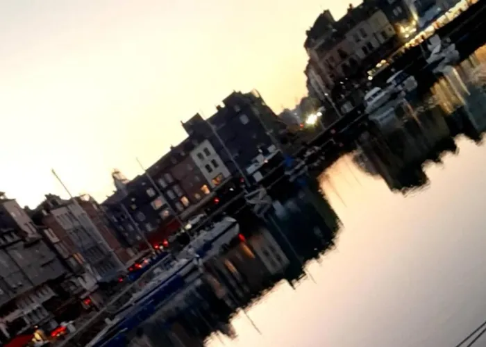 Ferienhaus Maison Centre Historique - Bain A Remous, Sauna, Cour Exterieure Privative - Peut Se Faire A Pied A 3min Du Vieux Port, 10min De La Plage, 3min D'un Parking Gratuit, Restaurants, Boutiques, Muses, Etc