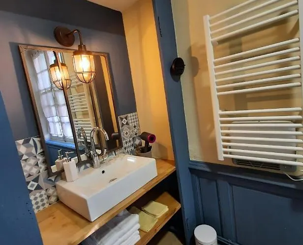 Ferienhaus Maison Centre Historique - Bain A Remous, Sauna, Cour Exterieure Privative - Peut Se Faire A Pied A 3min Du Vieux Port, 10min De La Plage, 3min D'un Parking Gratuit, Restaurants, Boutiques, Muses, Etc Honfleur